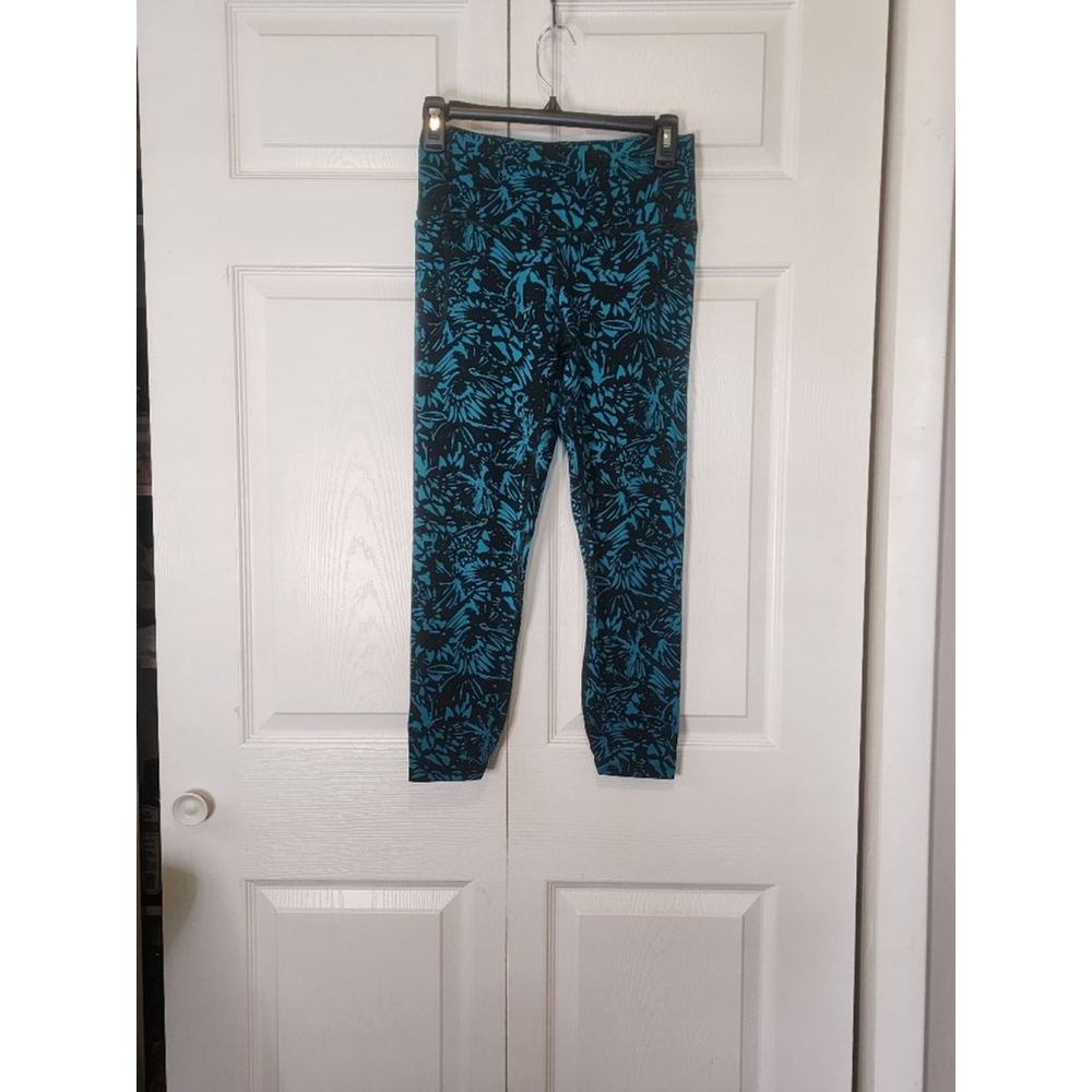 Under Armour Tropical Print Athletic Leggings with Side Pockets